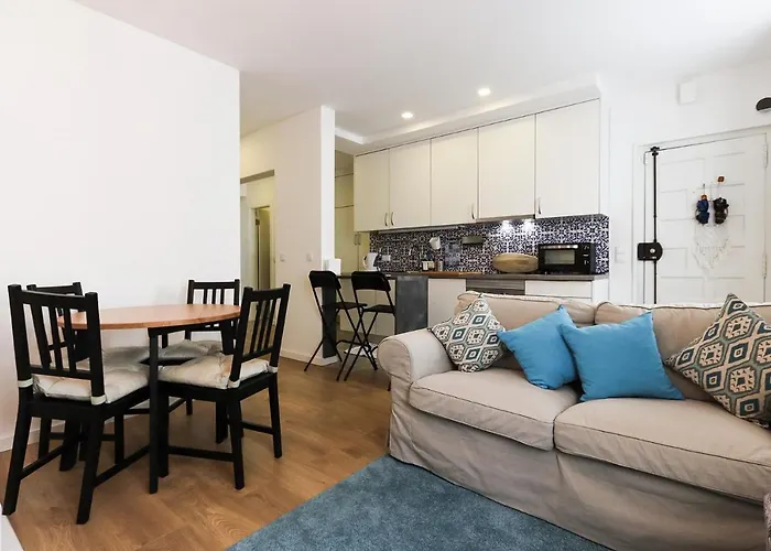 Wal Apartments- 3 Bedrooms With Parking Space